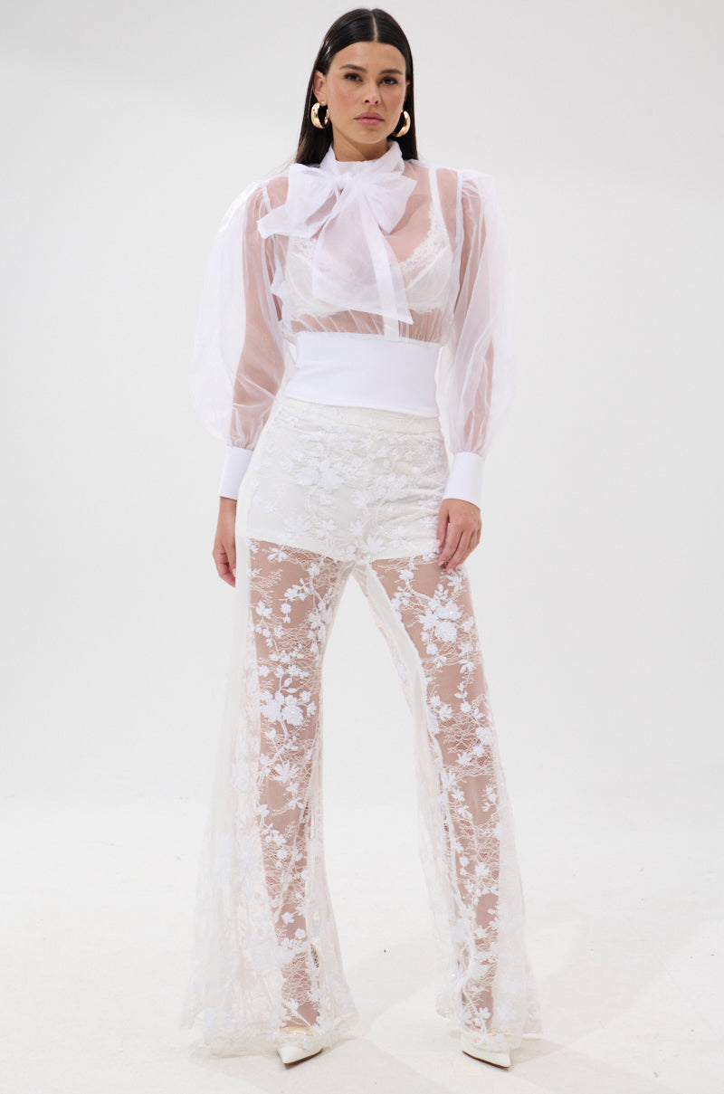 DANCE AND SHAKE BLOUSE WITH BOW IN WHITE