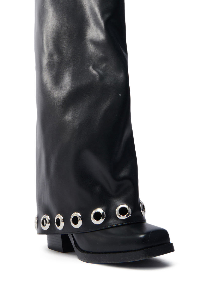 AZALEA WANG BLACK FOLD OVER CHUNKY BOOT
