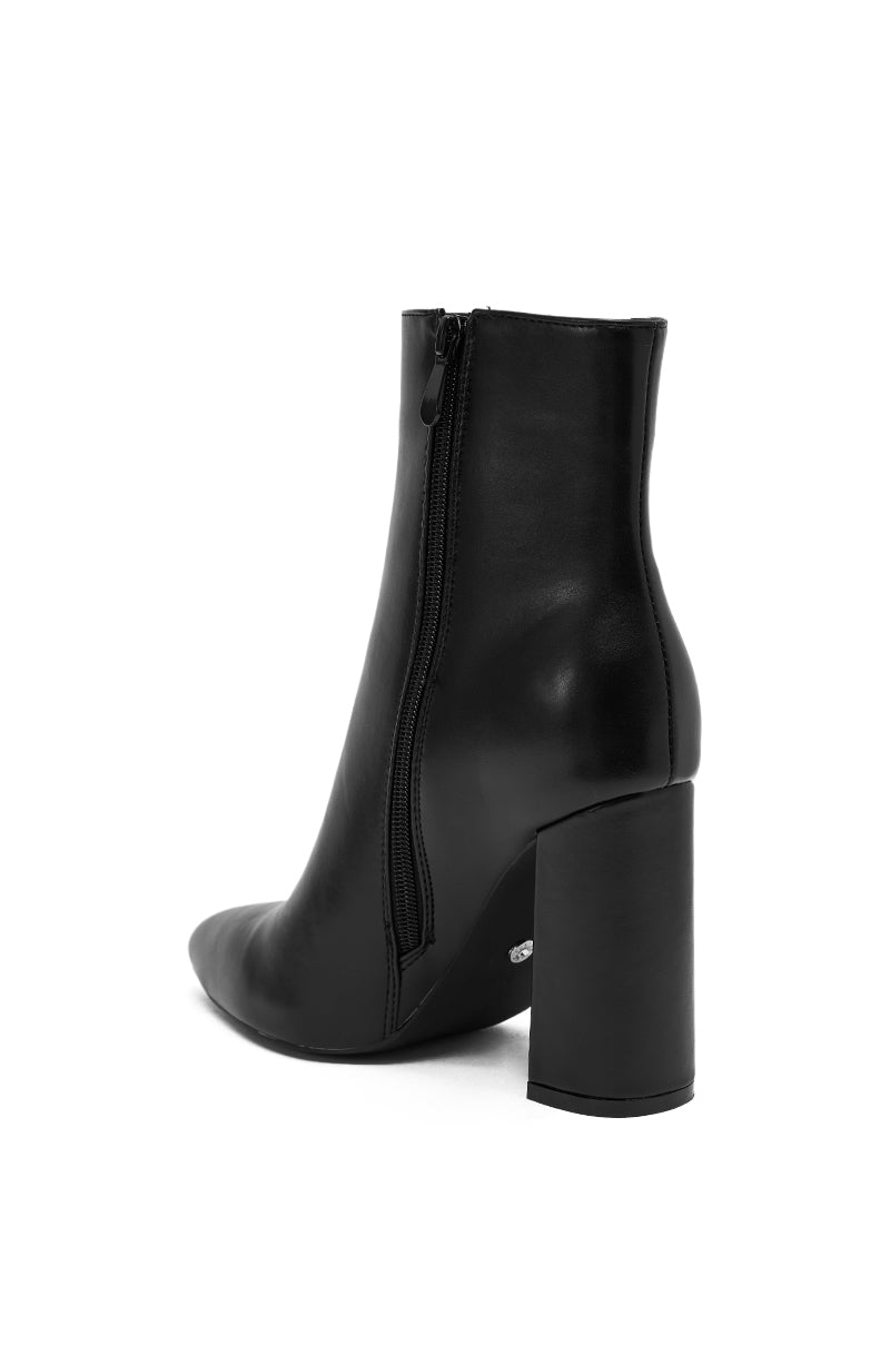 AZALEA WANG JESSABELL BLACK CHUNKY BOOTIE