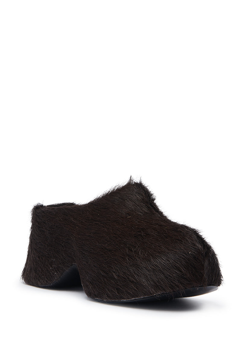 AZALEA WANG LEESHA CHOCOLATE PONY HAIR CLOG