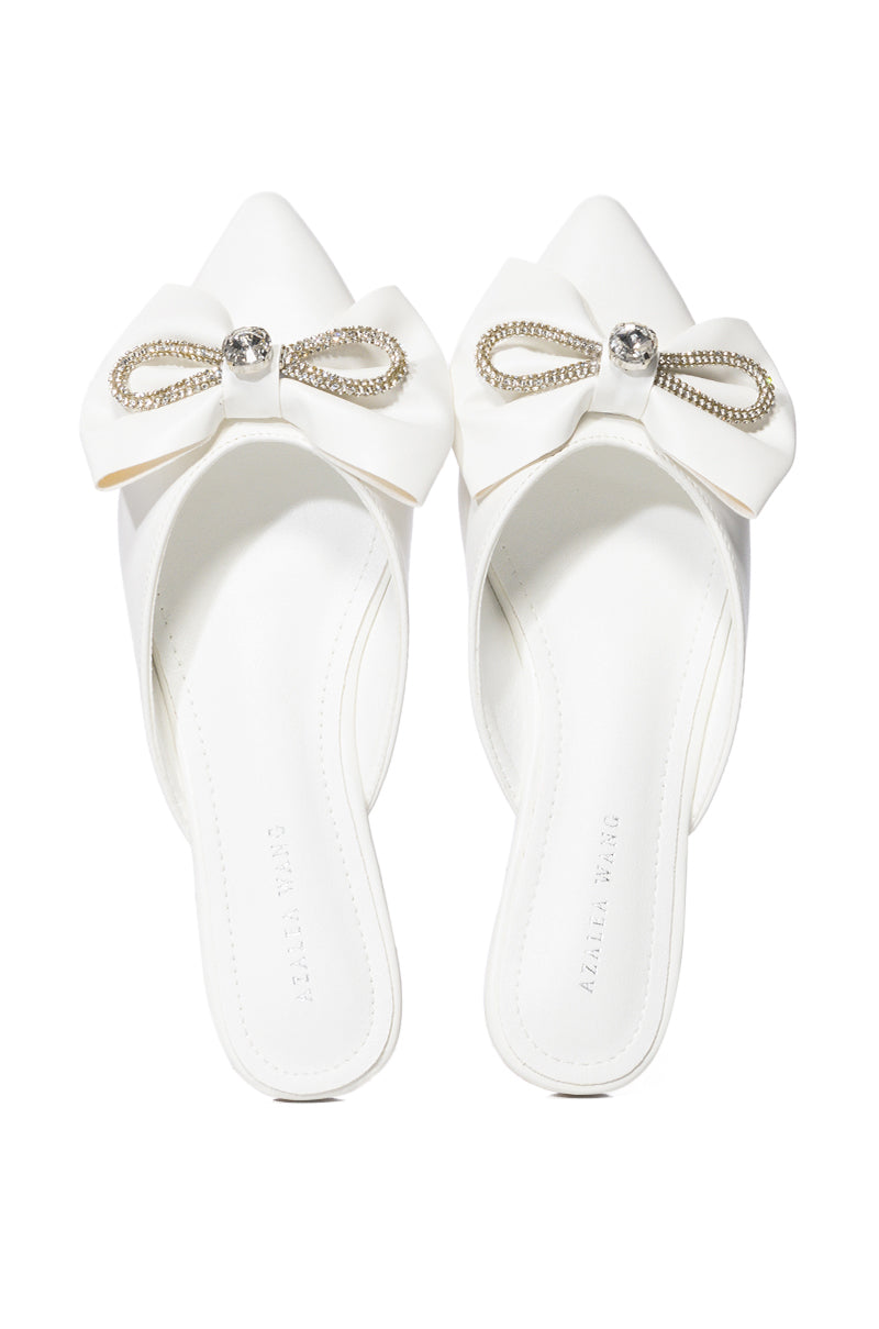 AZALEA WANG MORRIGAN WHITE EMBELLISHED BOW DETAIL FLAT