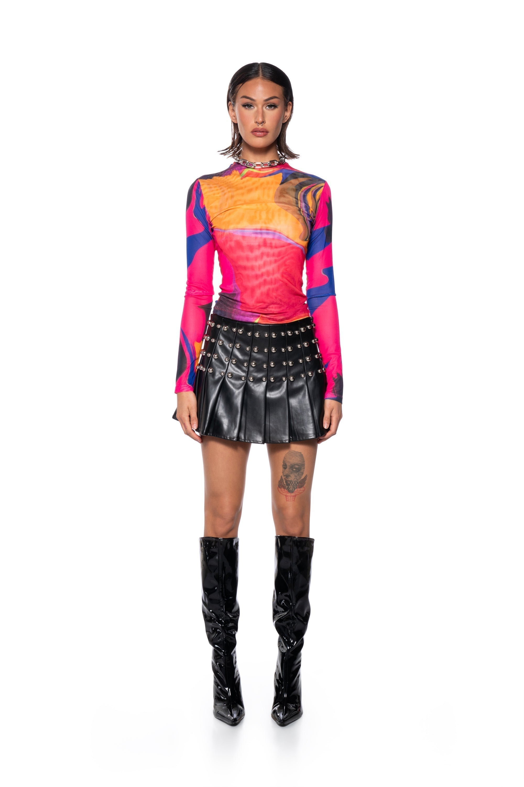 PROFILES ABSTRACT MESH TOP